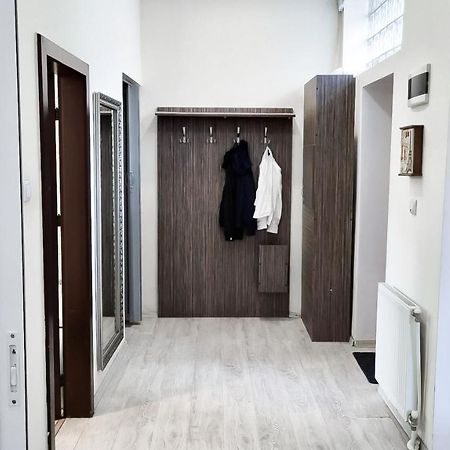 Simi Central Apartment Орадеа Екстериор снимка