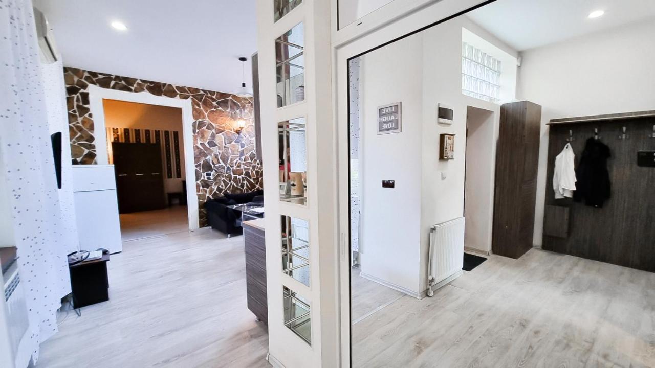 Simi Central Apartment Орадеа Екстериор снимка