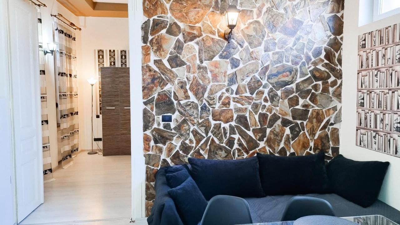Simi Central Apartment Орадеа Екстериор снимка