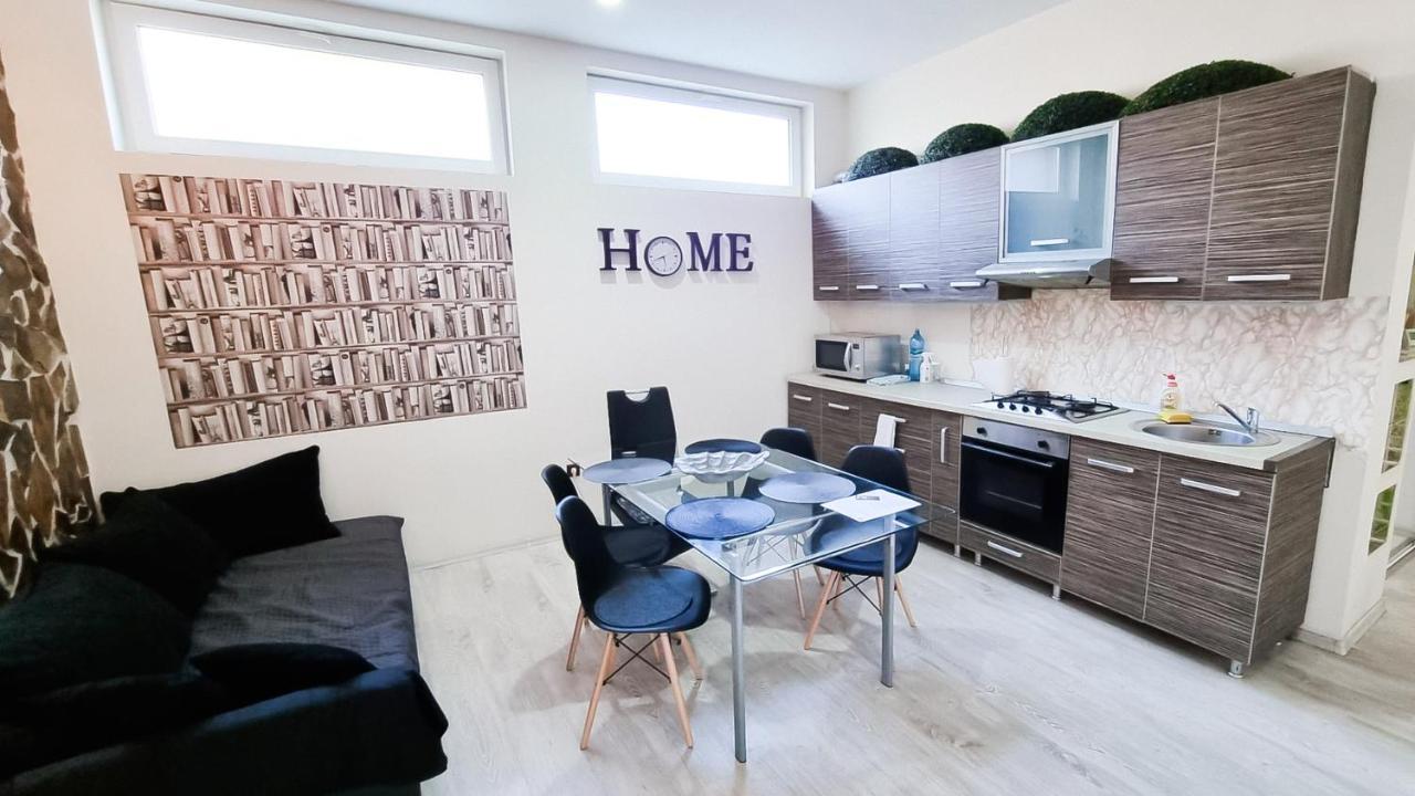Simi Central Apartment Орадеа Екстериор снимка